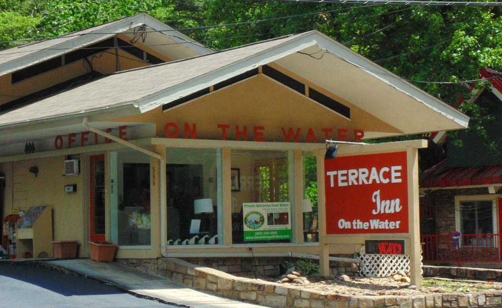 Terrace Inn On The Water ガトリンバーグ エクステリア 写真