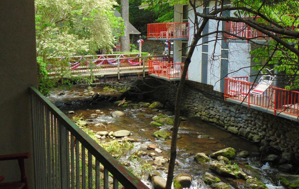 Terrace Inn On The Water ガトリンバーグ 部屋 写真